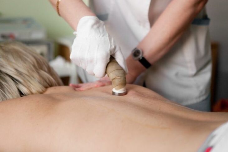 Physical therapy procedures to treat thoracic osteoarthritis are prescribed by the treating doctor